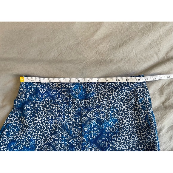Banana Republic Blue Patterned Pant size 00R - Picture 2 of 5